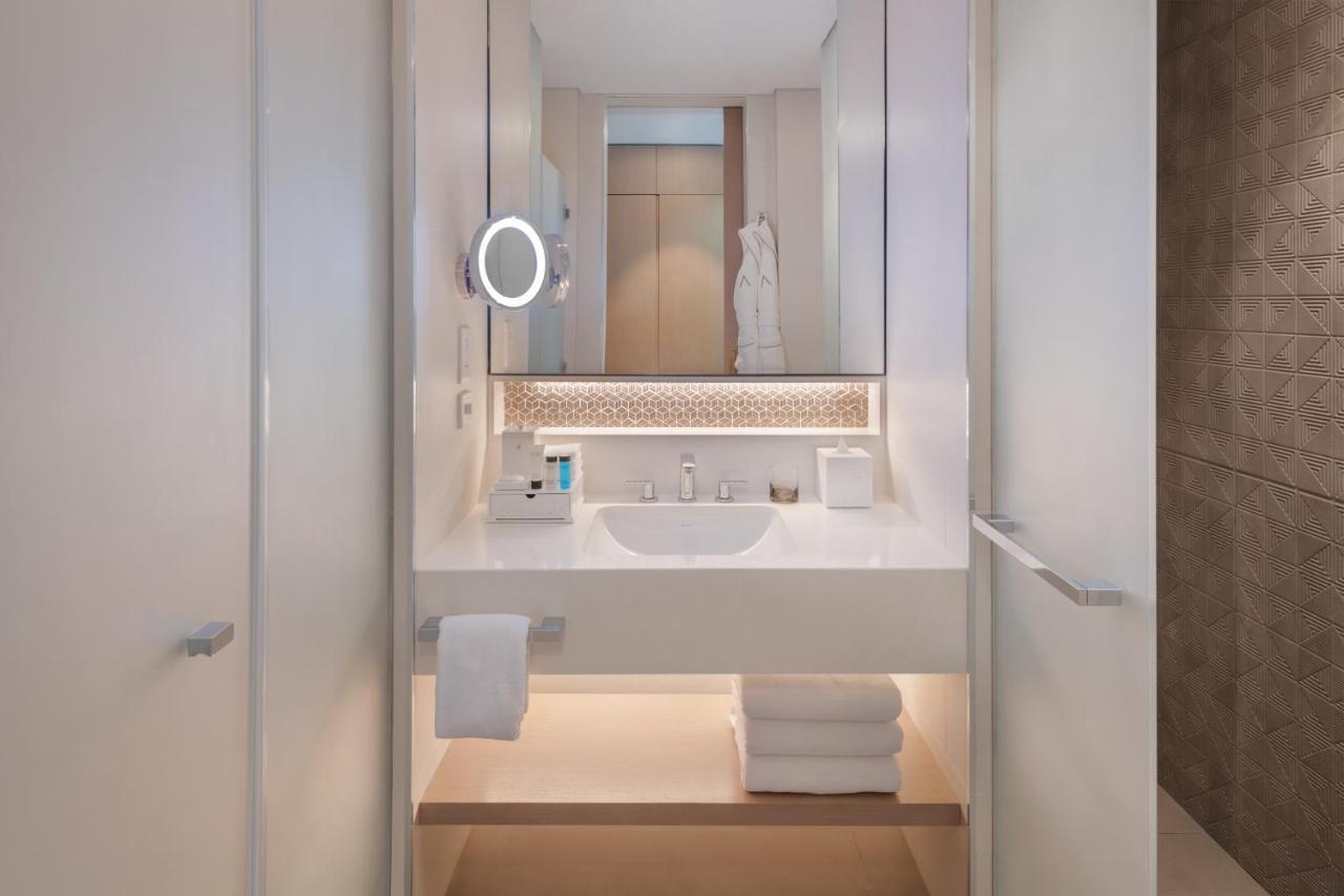 Palace Beach Resort Эль-Фуджайра Экстерьер фото Bathroom