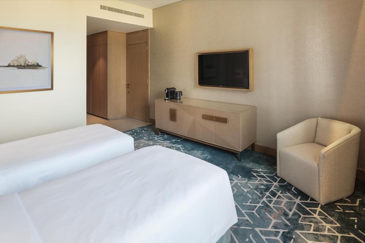 Palace Beach Resort Эль-Фуджайра Экстерьер фото Deluxe room