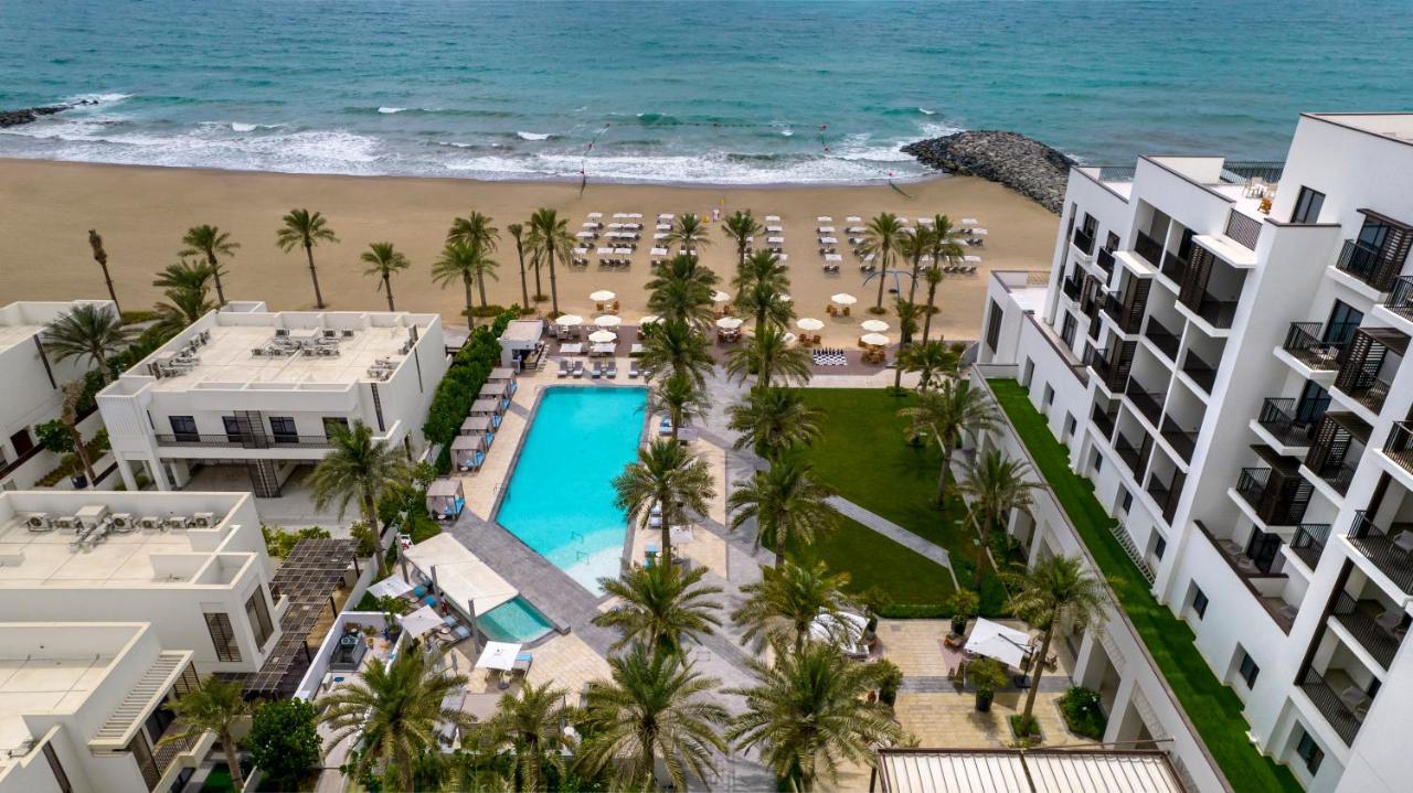 Palace Beach Resort Эль-Фуджайра Экстерьер фото Aerial view of the hotel