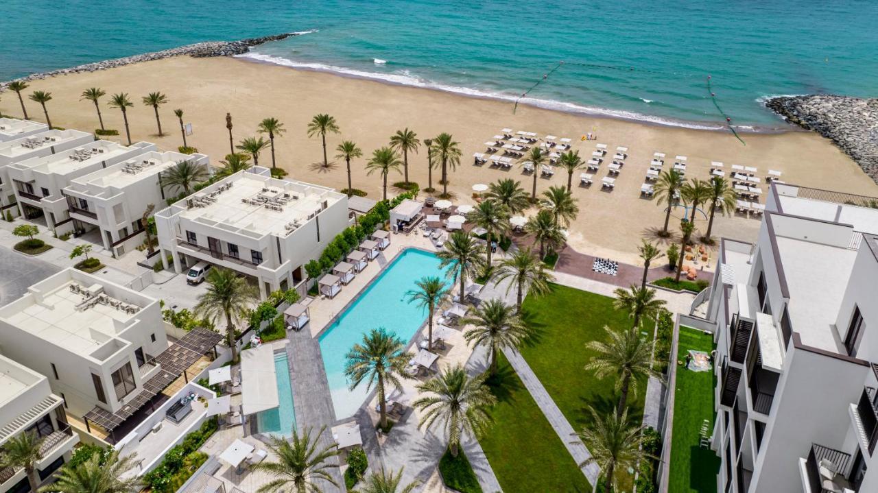 Palace Beach Resort Эль-Фуджайра Экстерьер фото Aerial view of the hotel